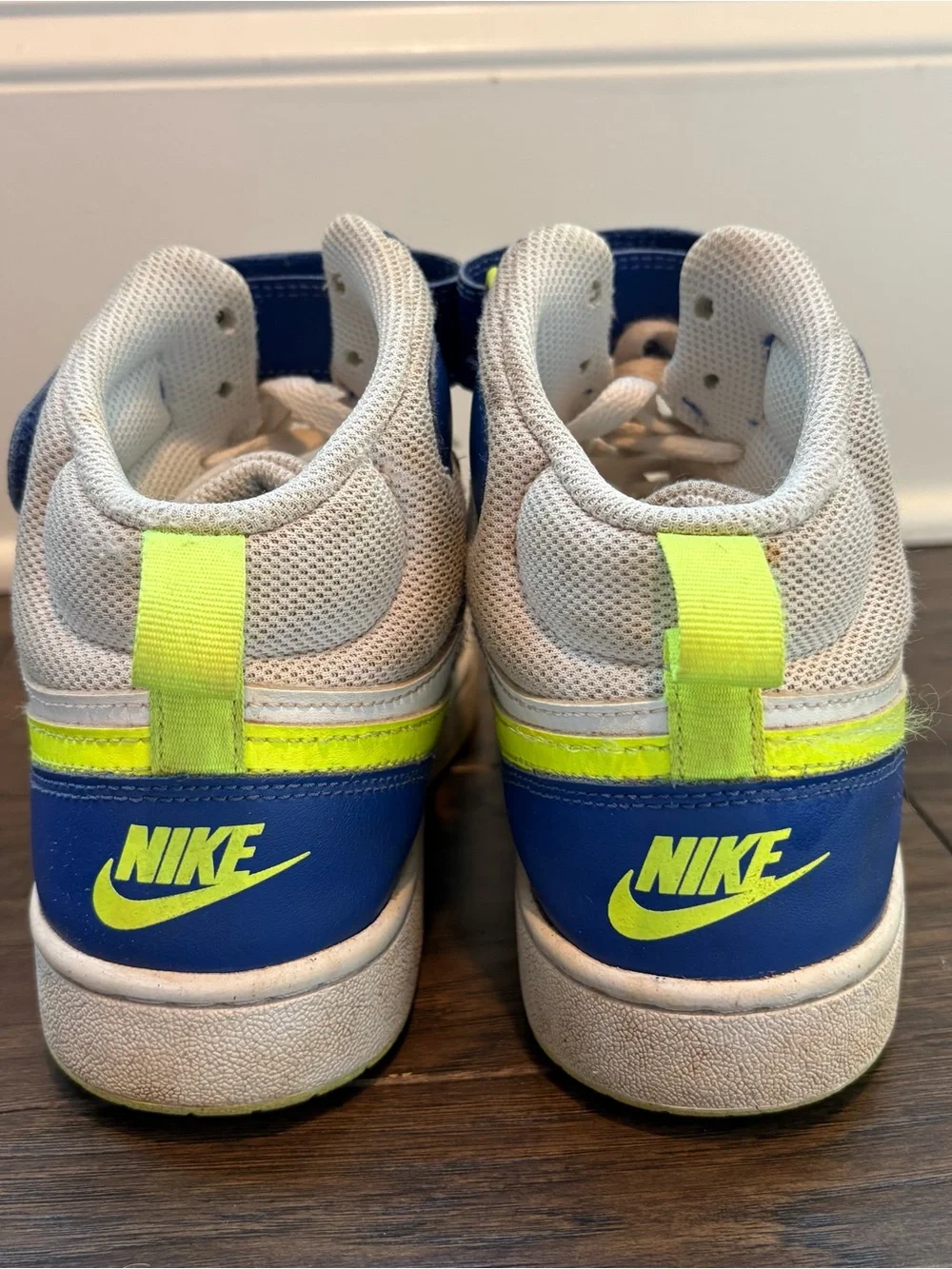 Big Boys Nike Court Borough Mid 2 Sneaker sz 6